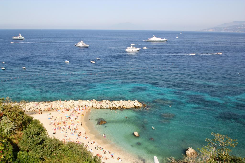Capri Inn ภายนอก รูปภาพ