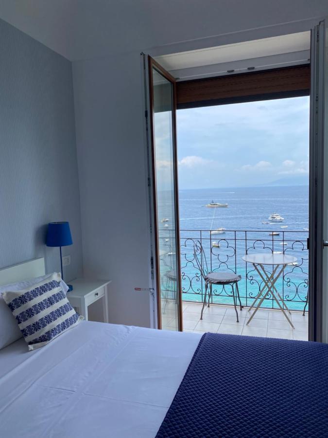 Capri Inn ภายนอก รูปภาพ