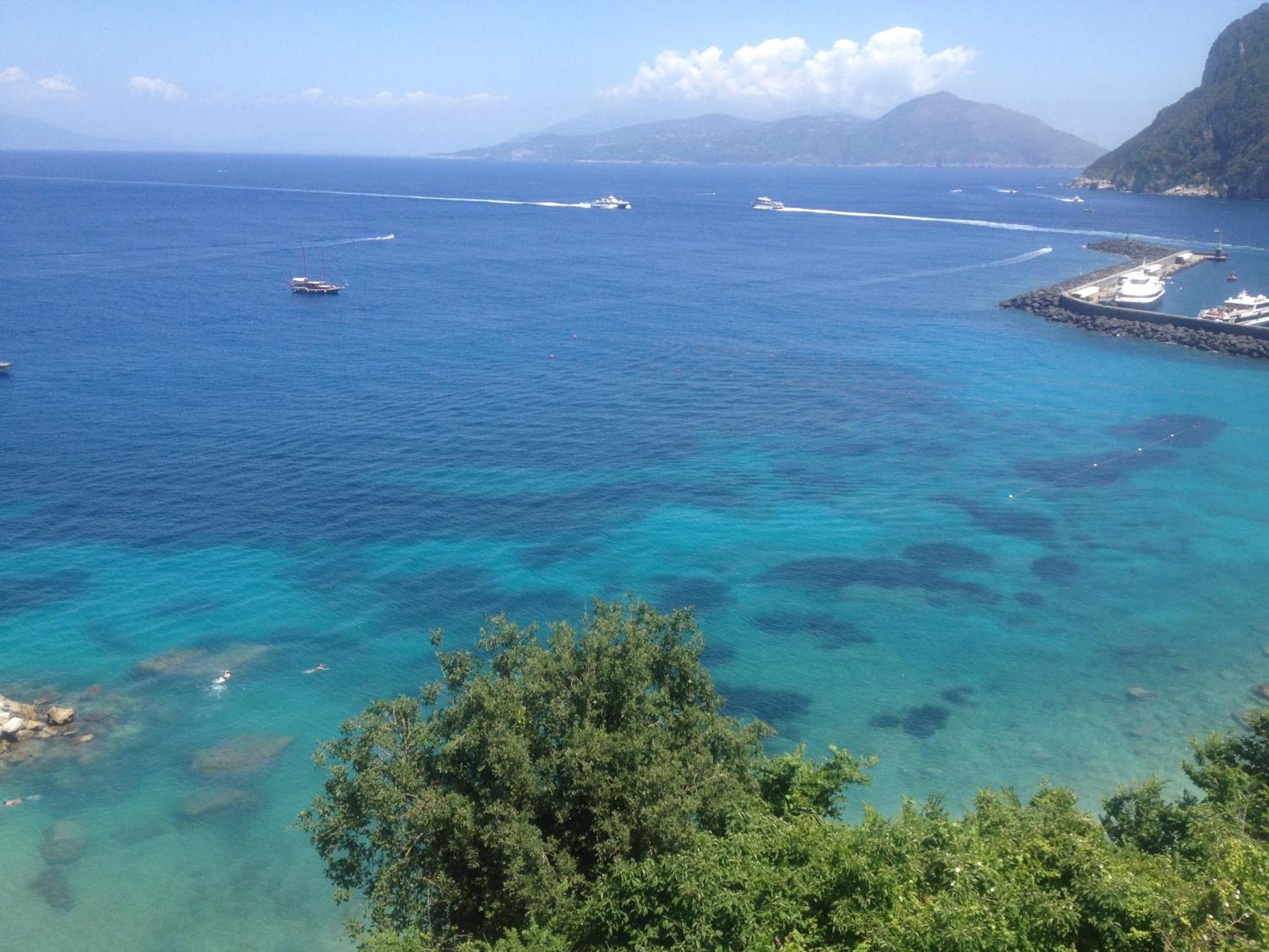 Capri Inn ภายนอก รูปภาพ