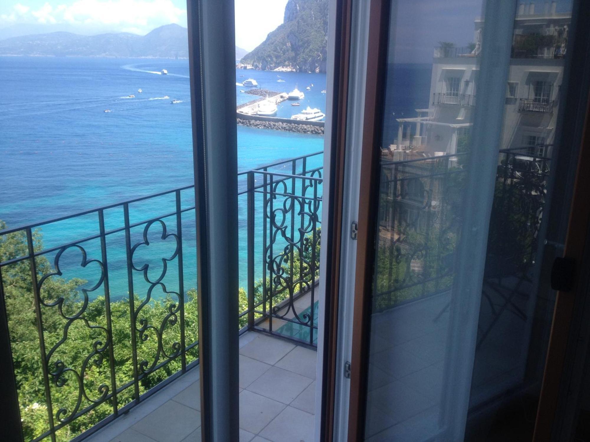 Capri Inn ภายนอก รูปภาพ