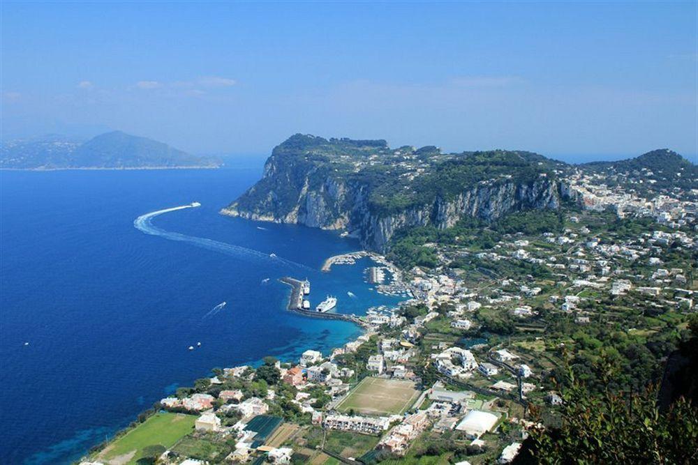 Capri Inn ภายนอก รูปภาพ