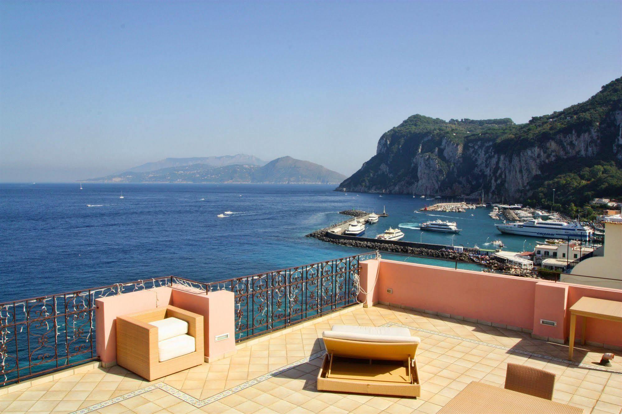 Capri Inn ภายนอก รูปภาพ