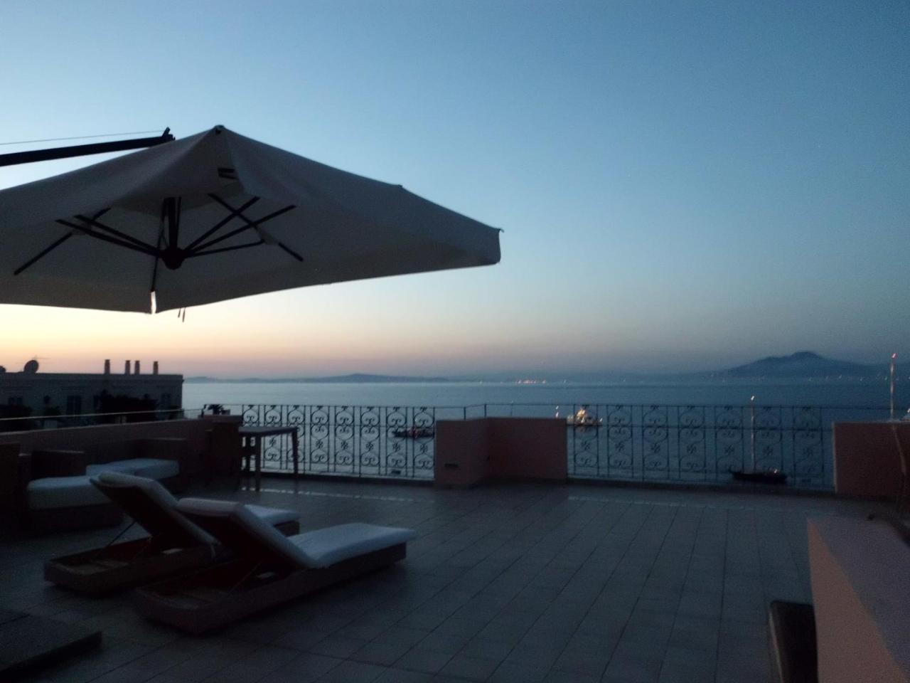 Capri Inn ภายนอก รูปภาพ