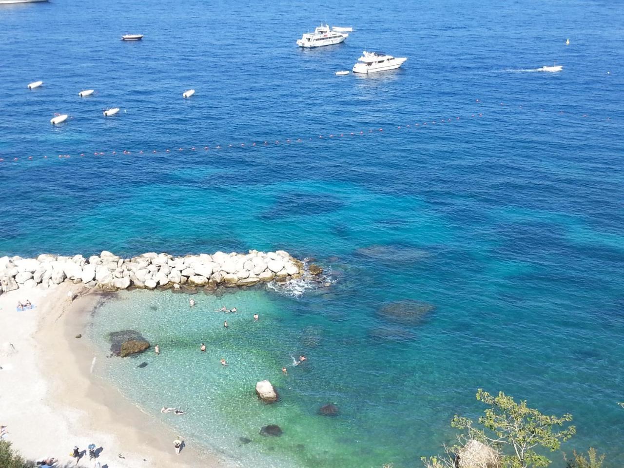 Capri Inn ภายนอก รูปภาพ